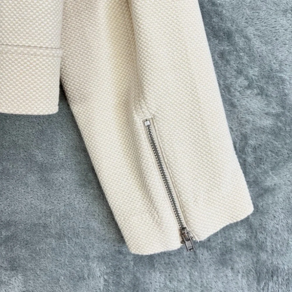 Banana Republic Cream Jacket - Picture 9 of 12